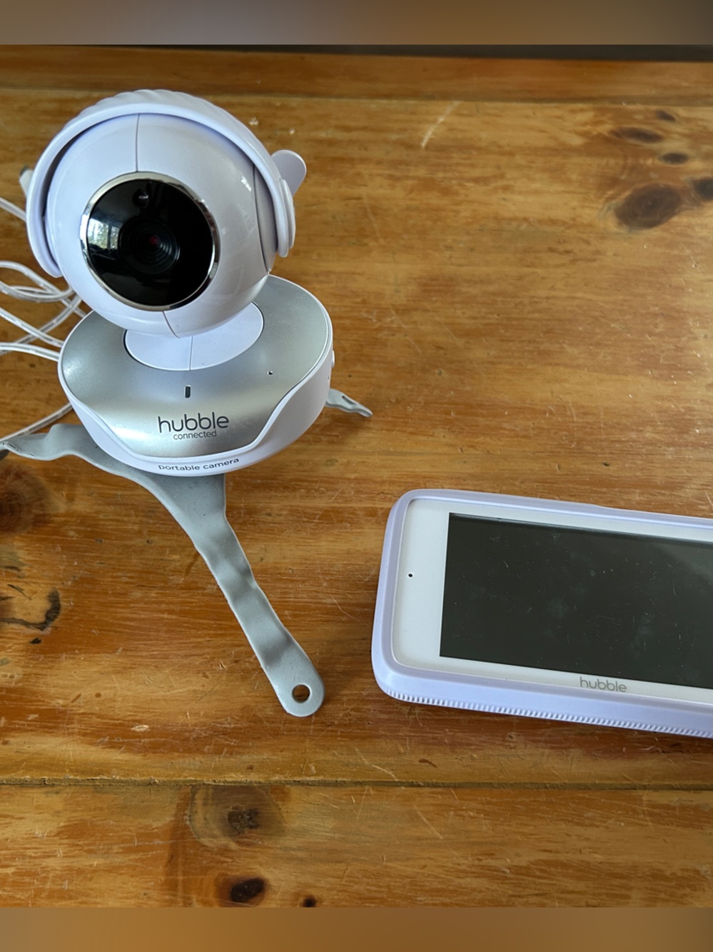 Hubble Portable Baby Monitor Camera & Parent Unit in White/Silver